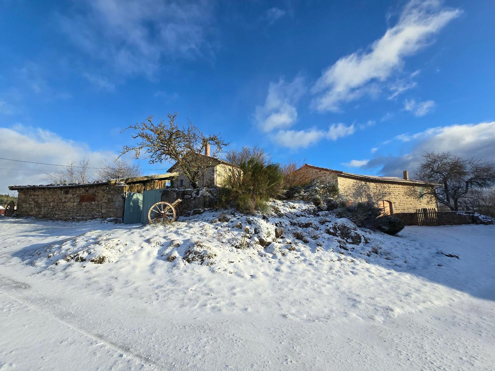 Gite La Menou Villa Usson-en-Forez Bagian luar foto